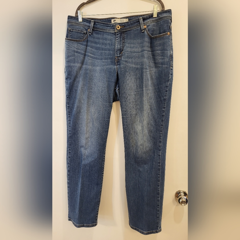 EUC Levi's 580 Jeans, size 18W, Straight Leg + Defined Waist